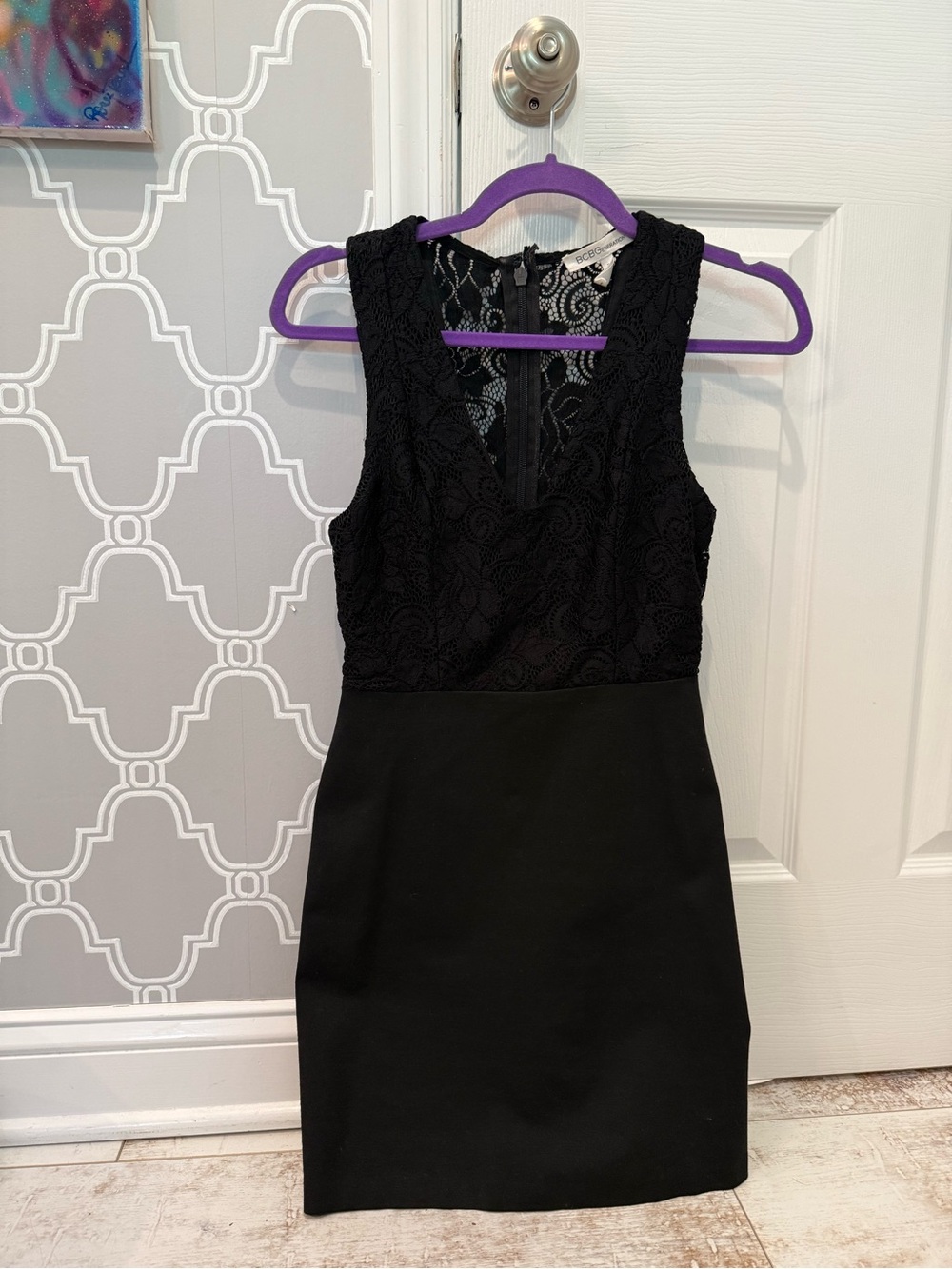 BCBGeneration Black Lace Sleeveless V-Neck Sheath Dress